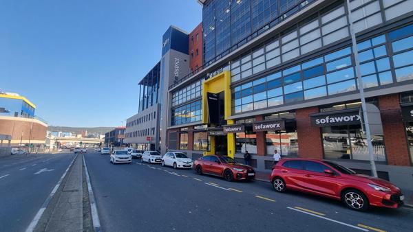 496 m² Retail Space