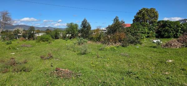 445 m² Land