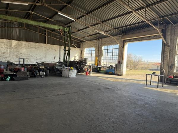 1 700 m² Industrial space