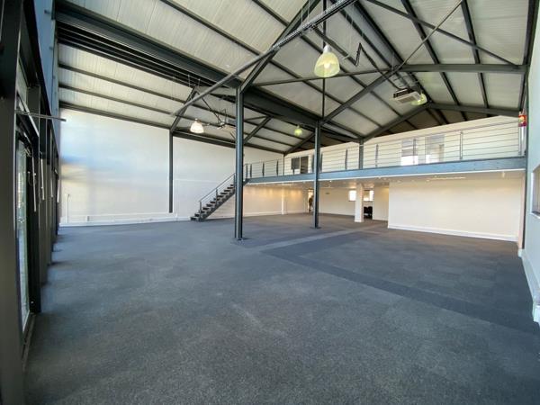 390 m² Office Space
