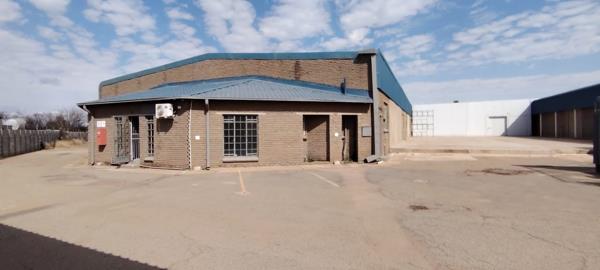 2 700 m² Industrial space