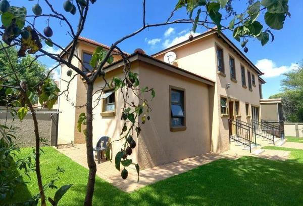 6 Bedroom House
