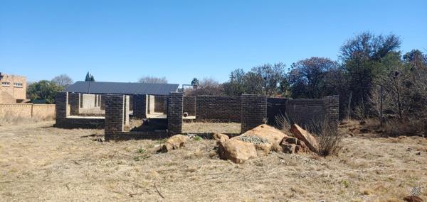 1 050 m² Land