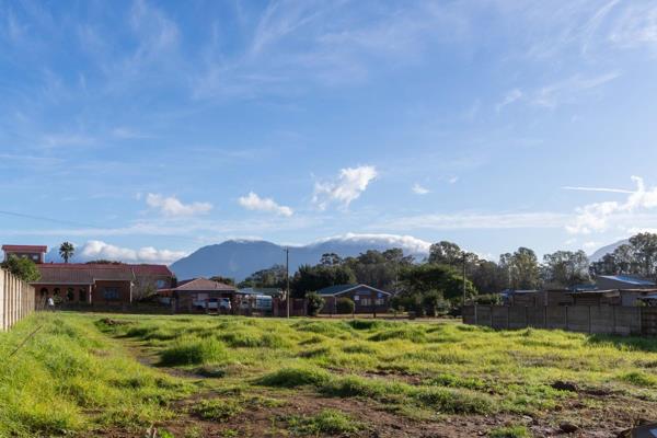 805 m² Land