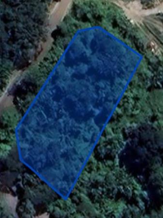 1 858 m² Land
