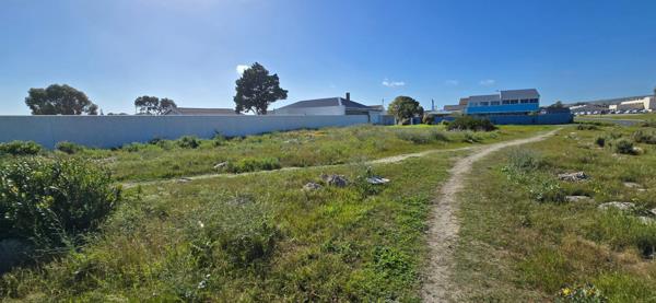 1 487 m² Land
