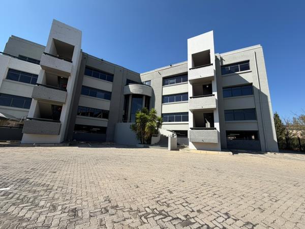 329 m² Commercial space
