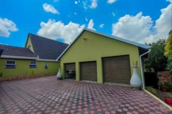 6 Bedroom House