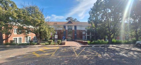 276.1 m² Commercial space