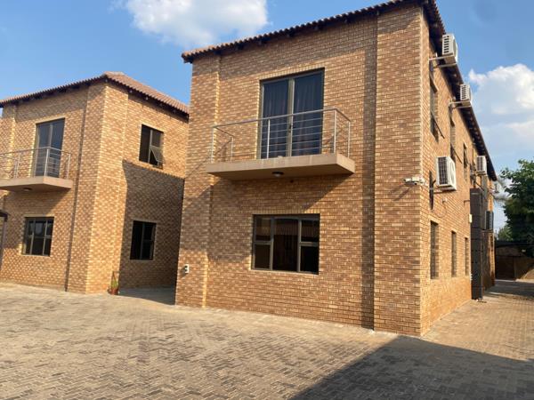 8 Bedroom Apartment