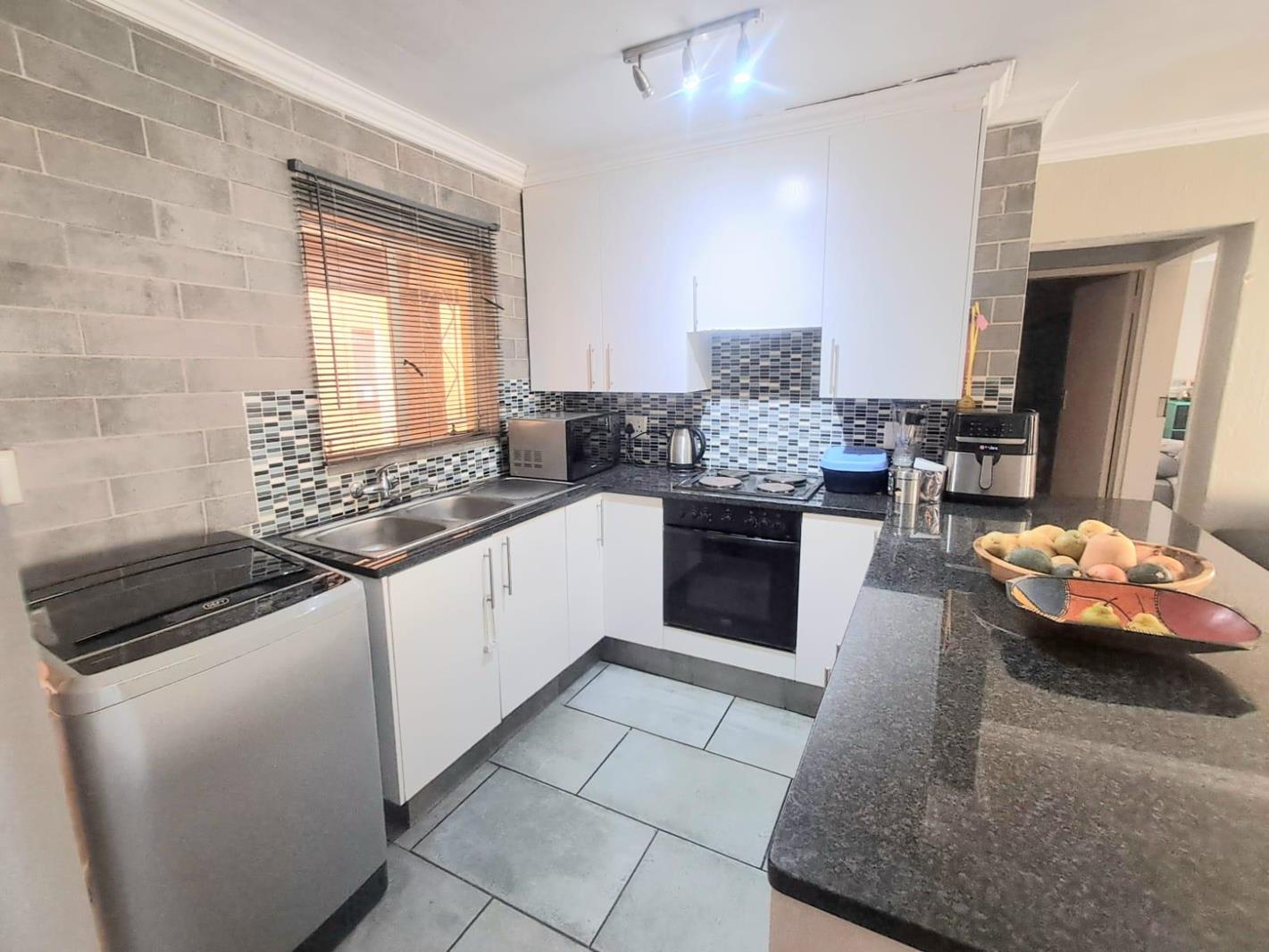 2 Bedroom Apartment in Helderkruin