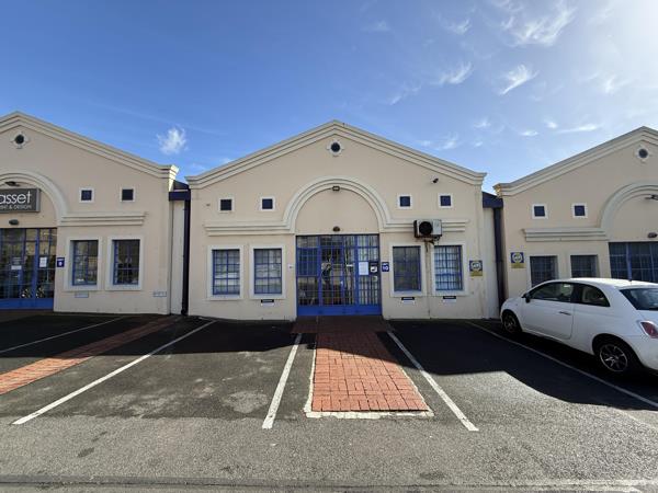 200 m² Commercial space