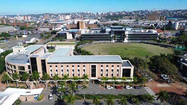 644 m² Commercial space