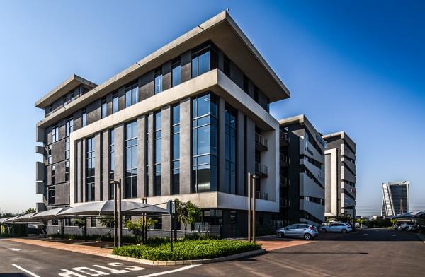 585 m² Commercial space