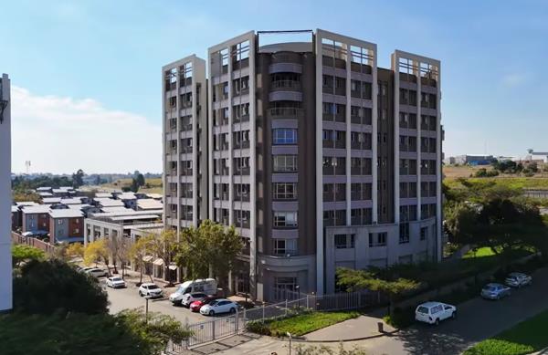 8 038 m² Office Space