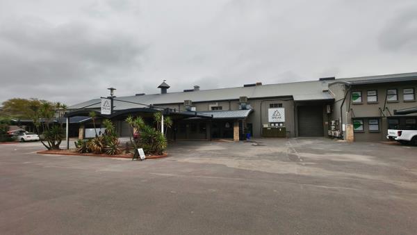 698 m² Industrial space