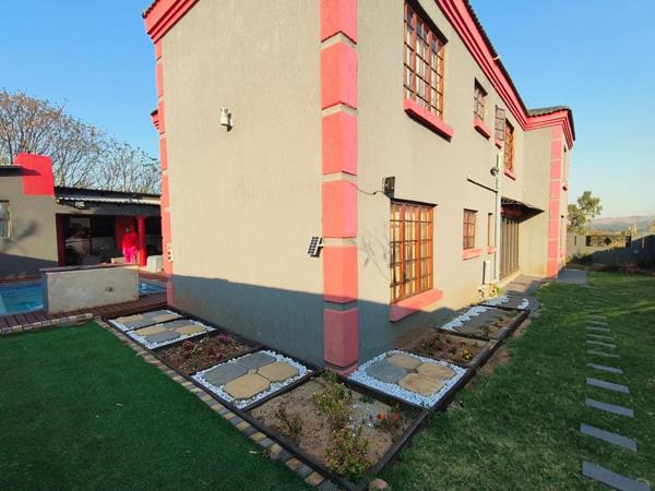 6 Bedroom House