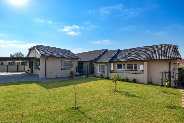 6 Bedroom House