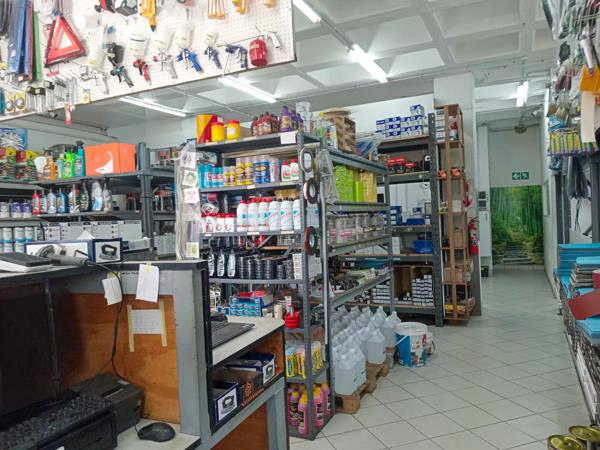 1 500 m² Commercial space