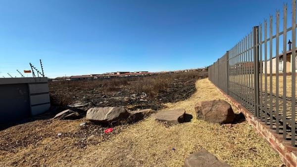 1 000 m² Land