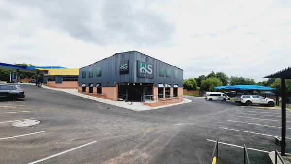 735 m² Industrial space