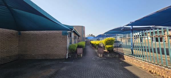 687 m² Industrial space