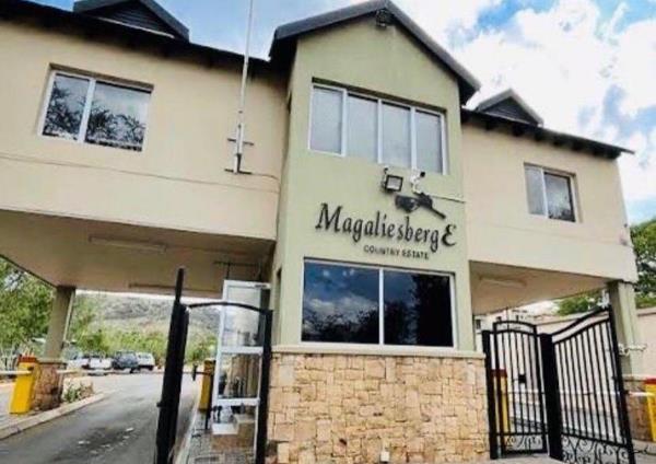 1 095 m² Land