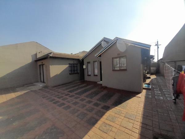 6 Bedroom House