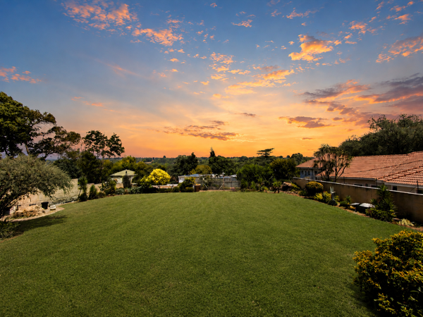 1 123 m² Land