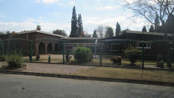 6 Bedroom House