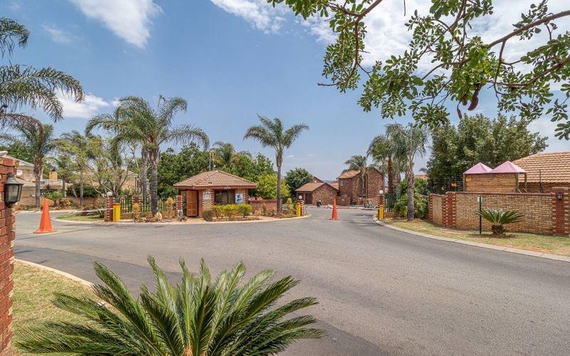 2 Bedroom Townhouse in Honeydew Ridge