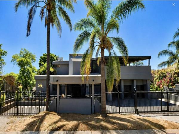 10 Bedroom House