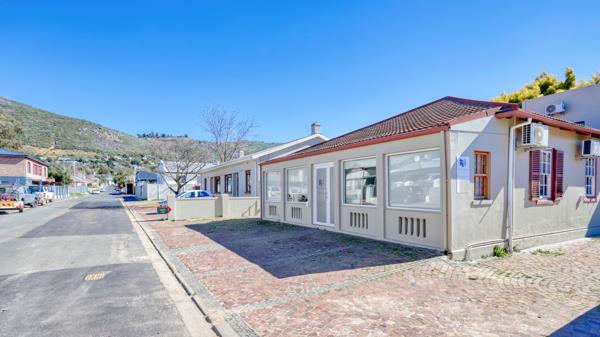 370 m² Office Space