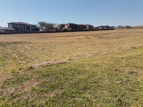 8 725 m² Land
