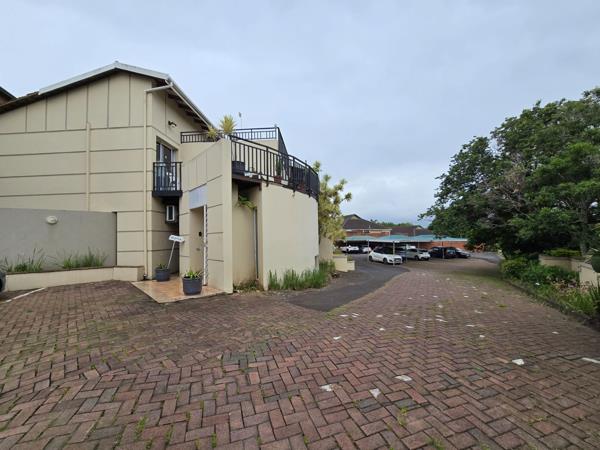 817 m² Office Space