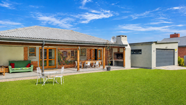 2 Bedroom House