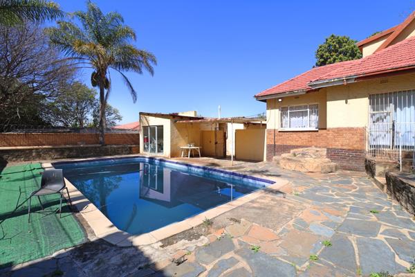 6 Bedroom House