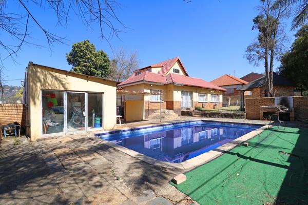 6 Bedroom House
