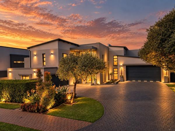6 Bedroom House