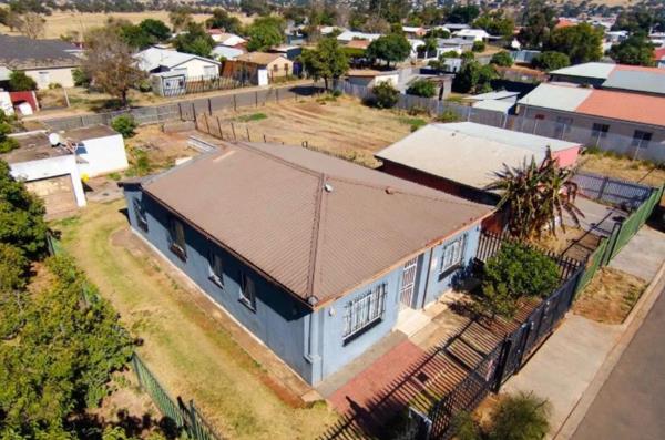 10 Bedroom House