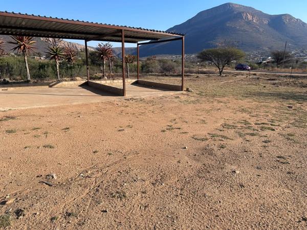 1 600 m² Land