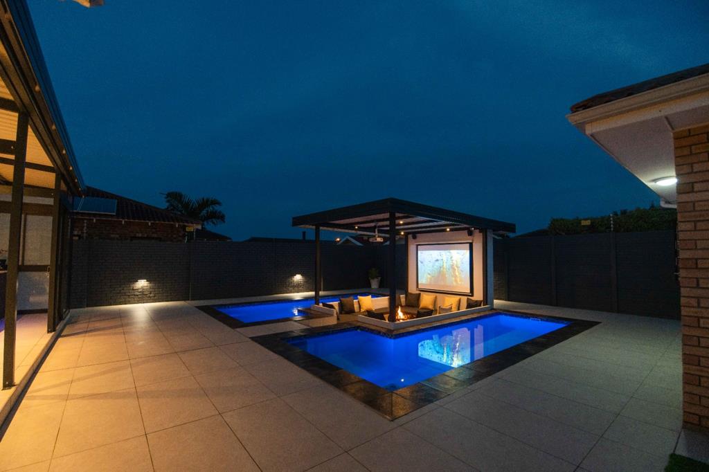 9 Bedroom House