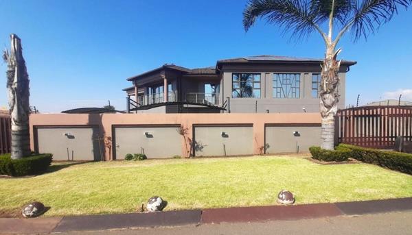 6 Bedroom House