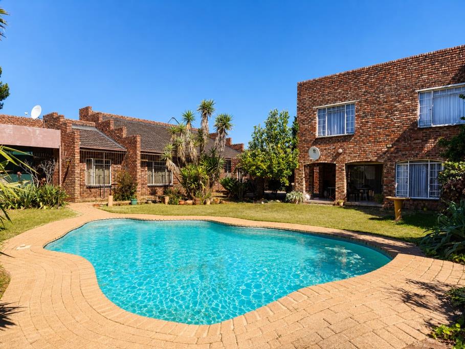 8 Bedroom House
