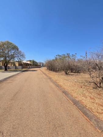 875 m² Land
