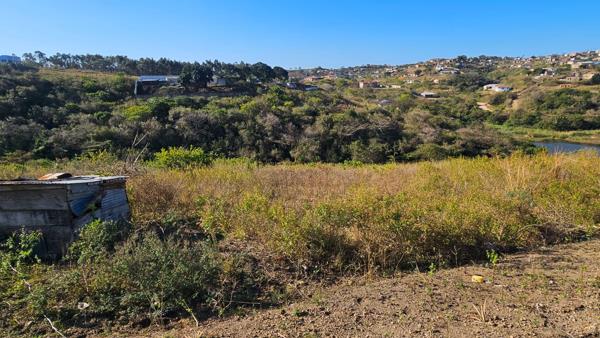 1 600 m² Land