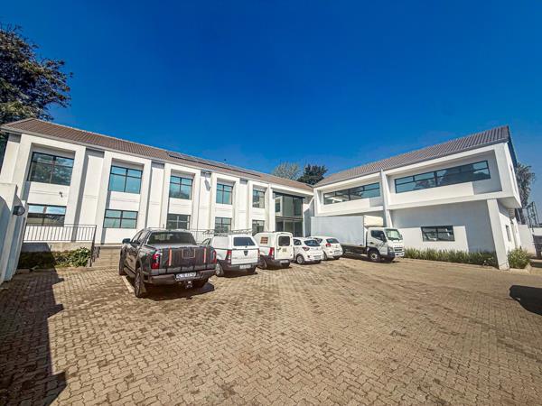 900 m² Office Space