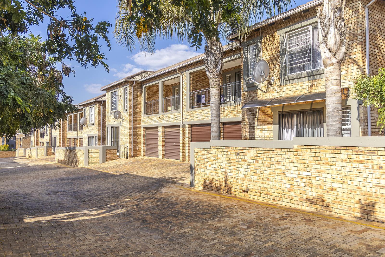 3 Bedroom Townhouse in Wilgeheuwel