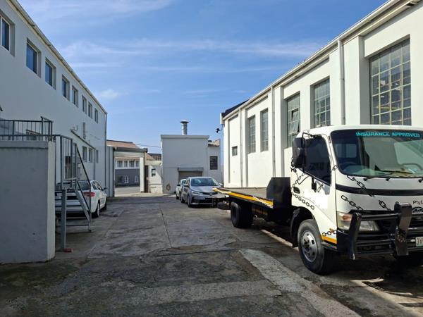 182 m² Commercial space