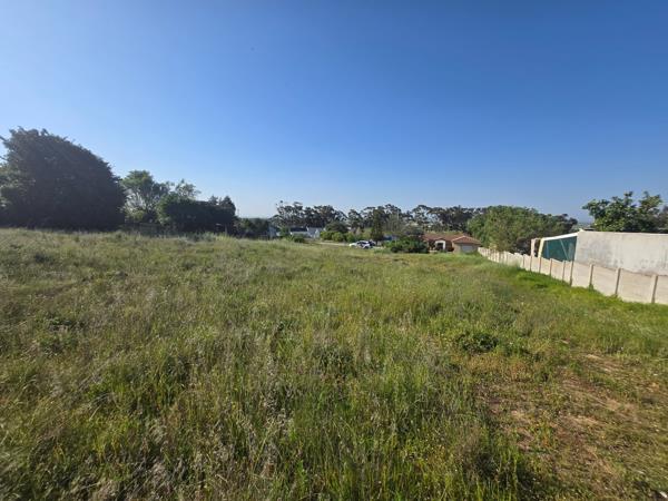 1 912 m² Land